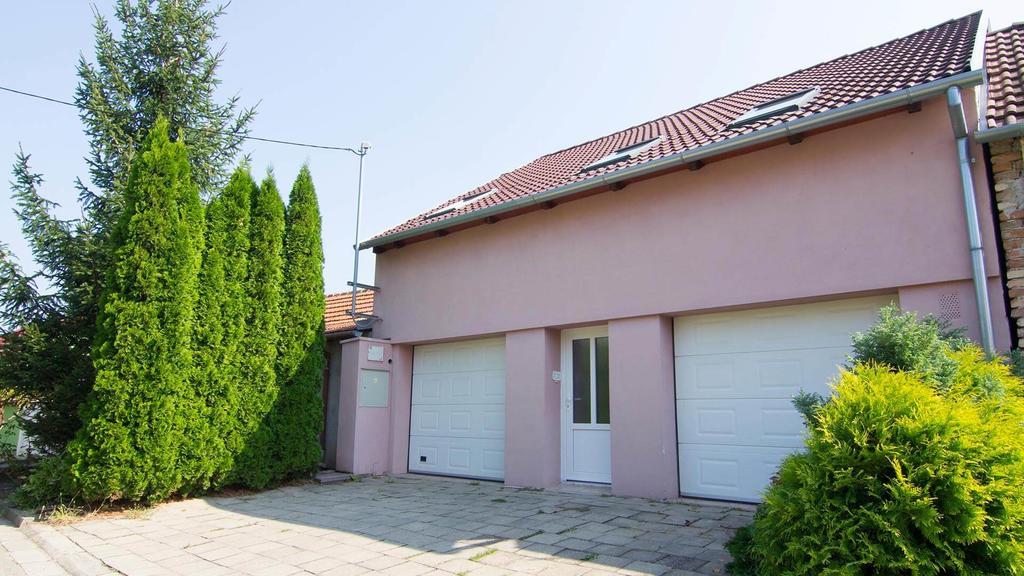Apartman Cabernet Velké Pavlovice Exterior foto